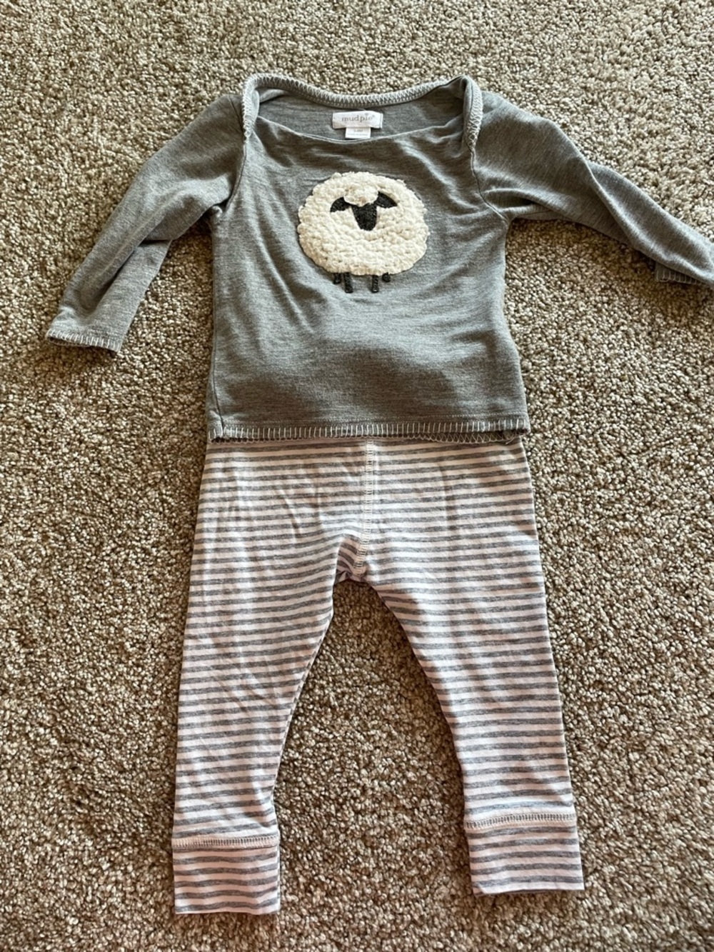 Mud Pie Gray & White Sheep Appliqué Set
